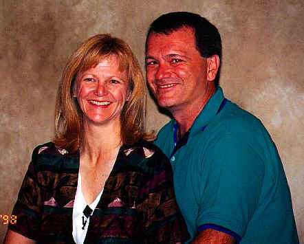 dinner_lori_kern_and_bob_pielock.JPG (44488 bytes)