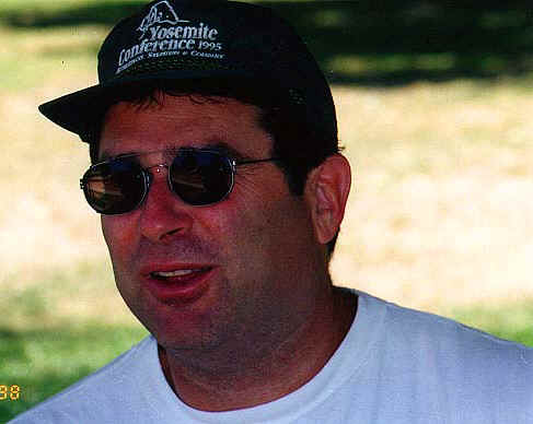 picnic_mike_fahn_closeup.JPG (33191 bytes)