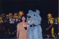 001020 irene irene birchfield and bulldog mascot web.jpg (44833 bytes)